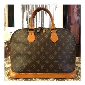 100% Authentic 💕LOUIS VUITTON 💕ALMA PM